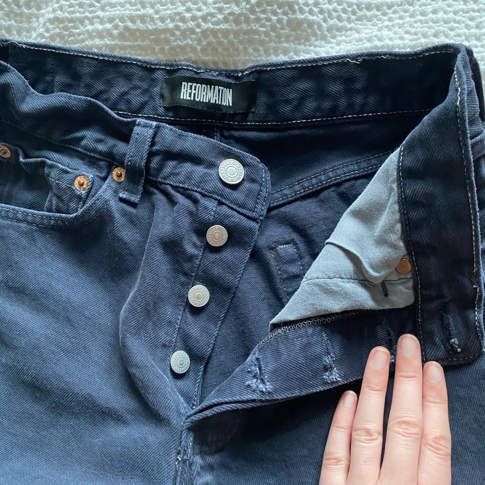 Reformation Levi’s Shorts - Picture 6 of 7